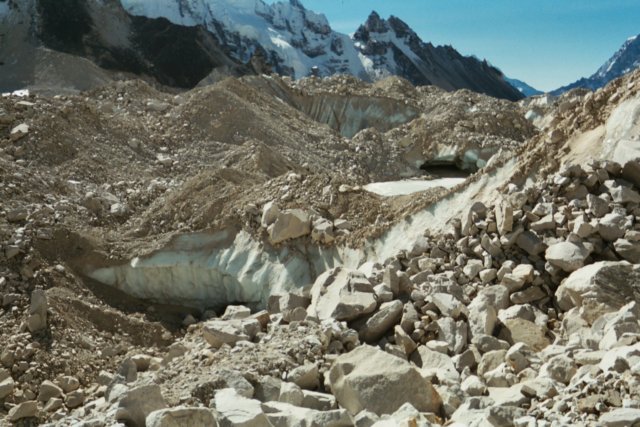 Combes dans glacierEverest1